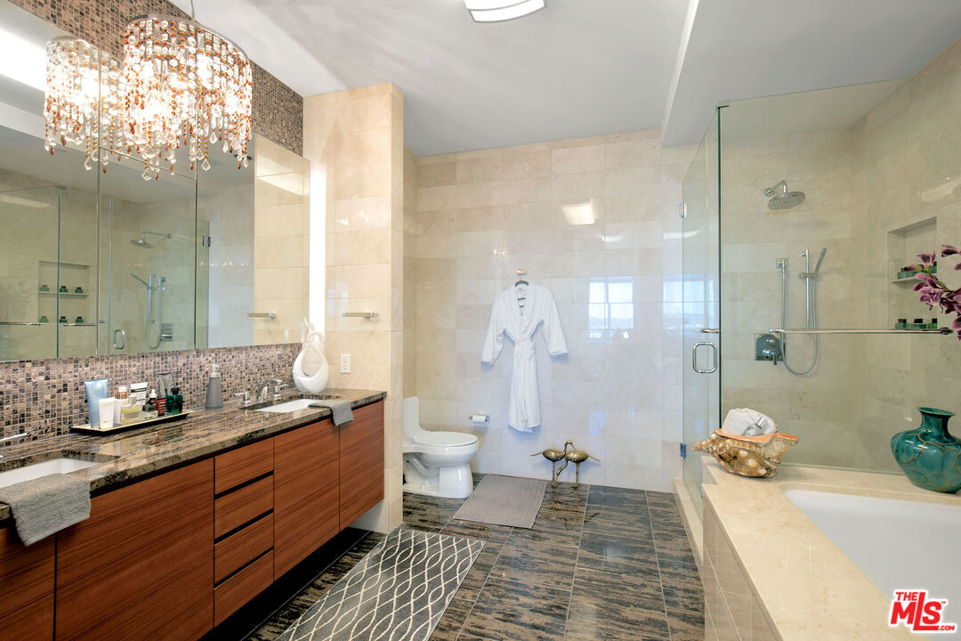 900 W Olympic Blvd Unit: 40F