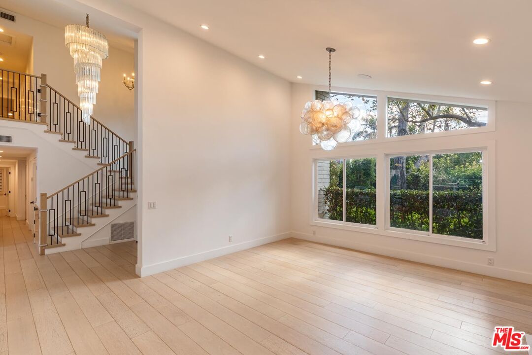 9823 Cardigan Pl