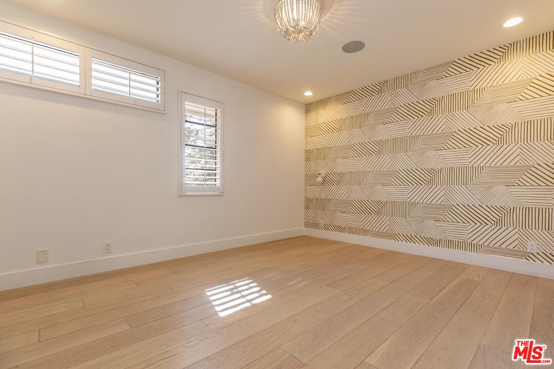 9823 Cardigan Pl