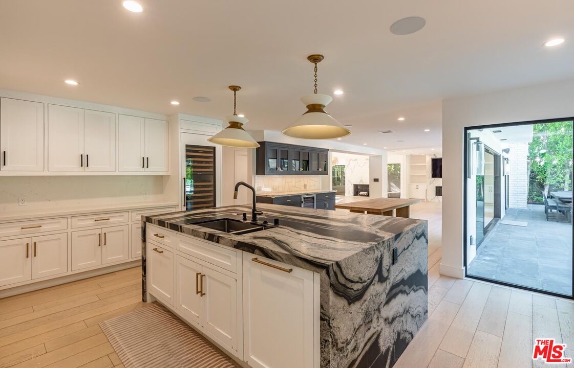 9823 Cardigan Pl