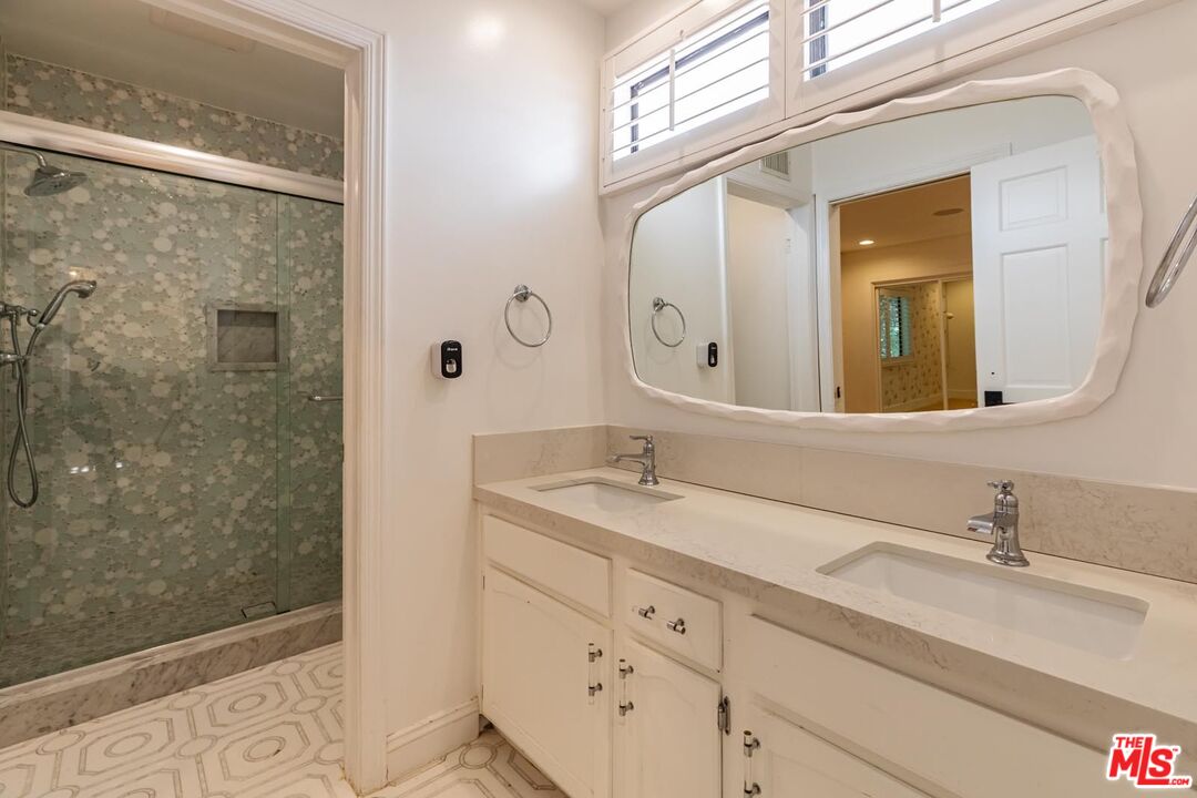 9823 Cardigan Pl