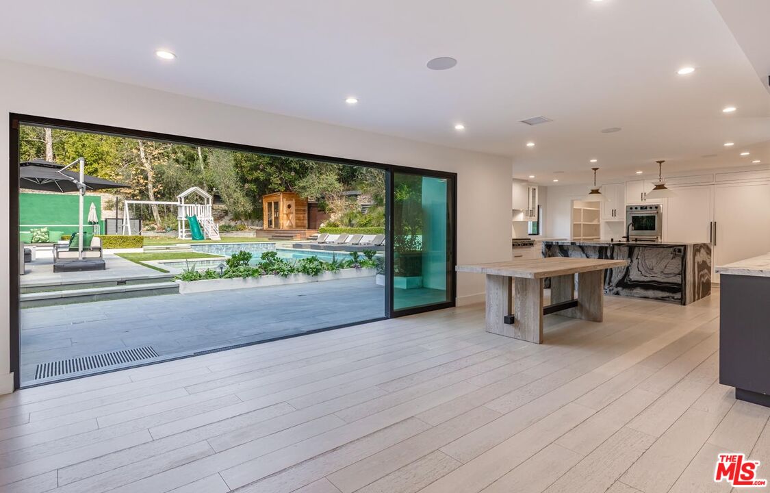 9823 Cardigan Pl