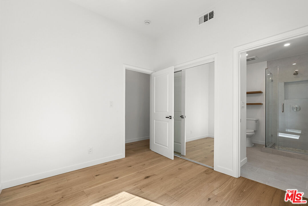 822 N Orange Grove Ave