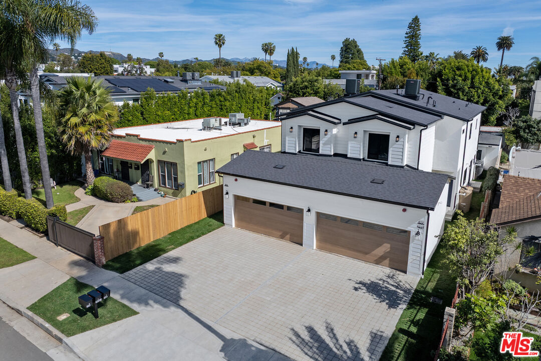 822 N Orange Grove Ave