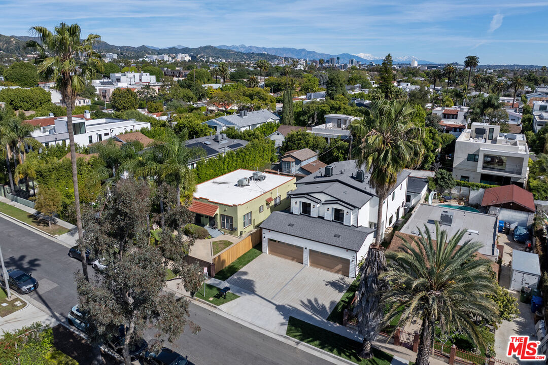 822 N Orange Grove Ave