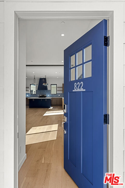 822 N Orange Grove Ave