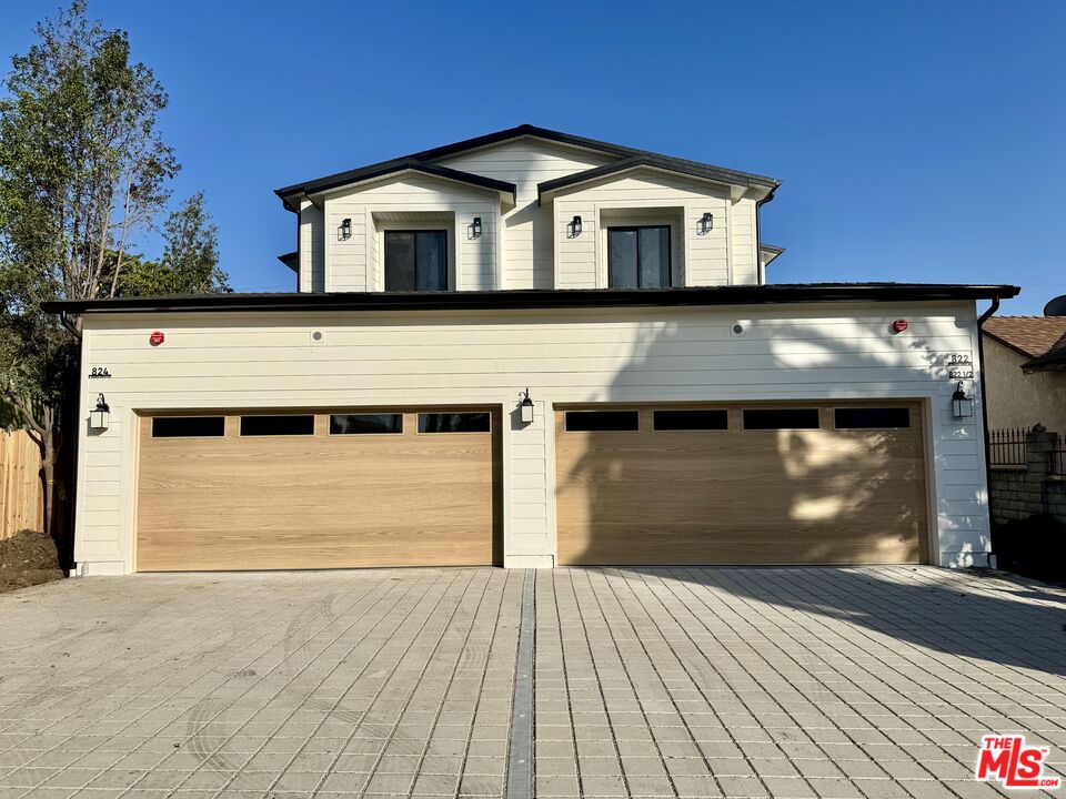 822 N Orange Grove Ave