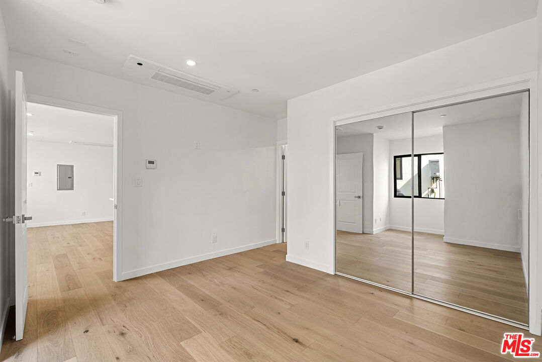 822 N Orange Grove Ave Unit: 822.5