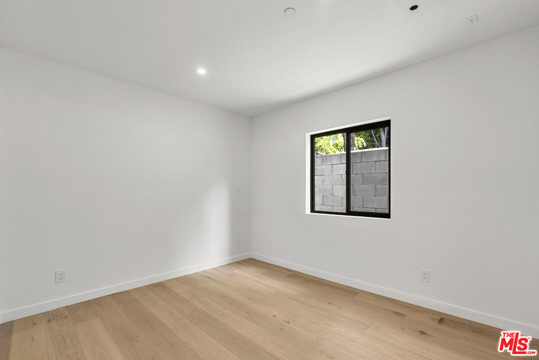 822 N Orange Grove Ave Unit: 822.5