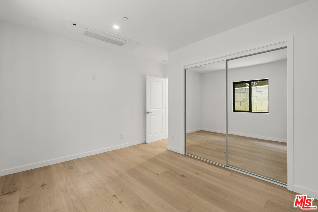 822 N Orange Grove Ave Unit: 822.5