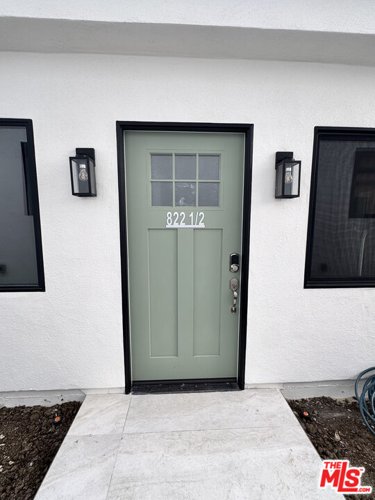 822 N Orange Grove Ave Unit: 822.5