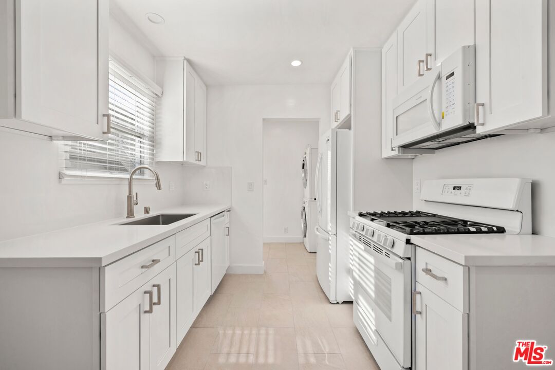 219 3rd Ave