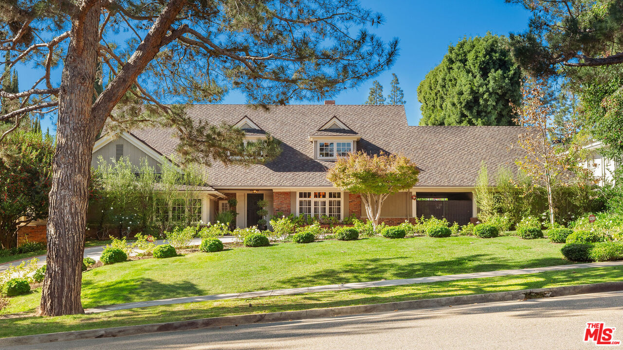 723 N Sierra Dr