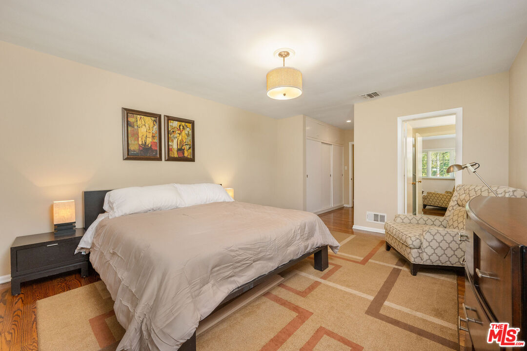 723 N Sierra Dr