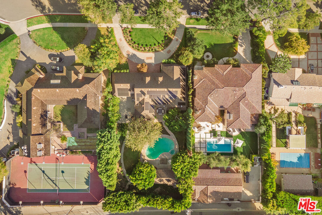 723 N Sierra Dr