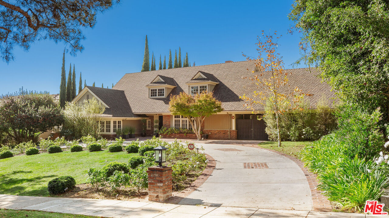 723 N Sierra Dr