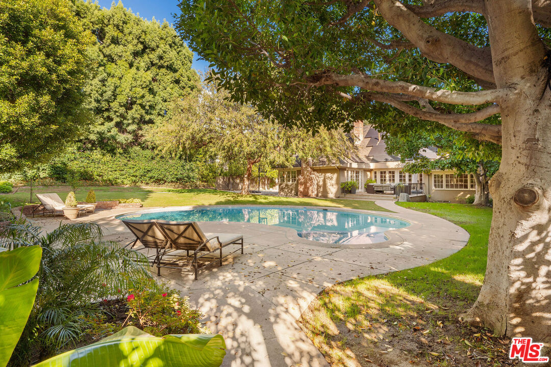723 N Sierra Dr