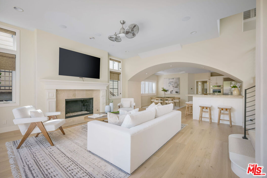 707 Jasmine Ave