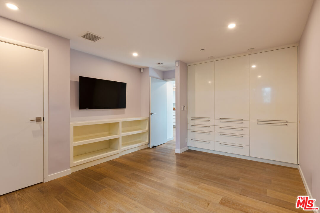 329 Westbourne Dr