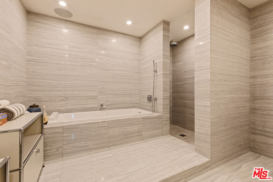 329 Westbourne Dr