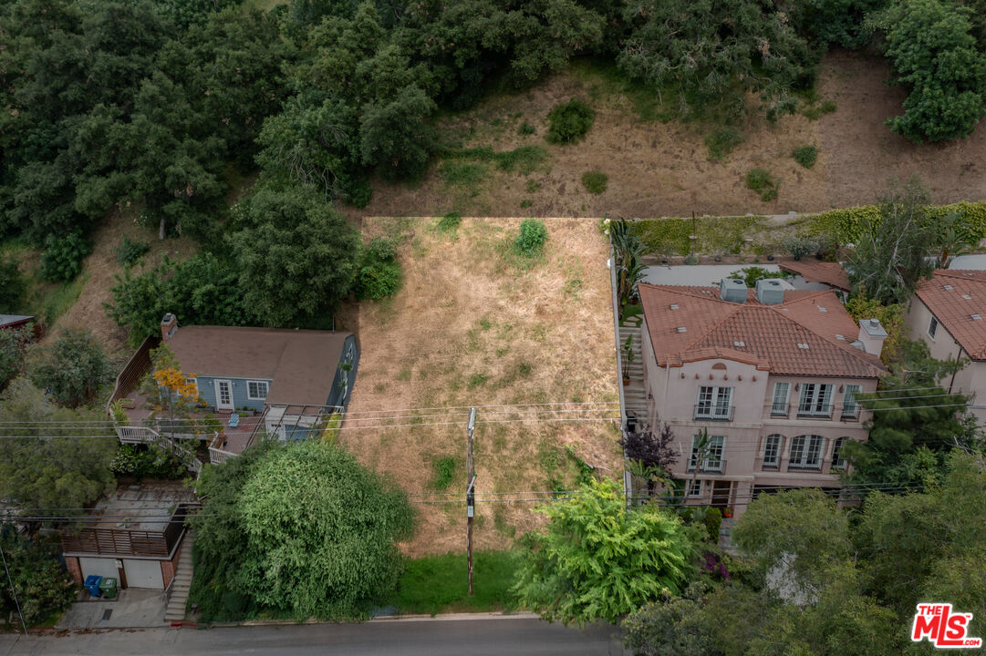 8536 Lookout Mountain Ave