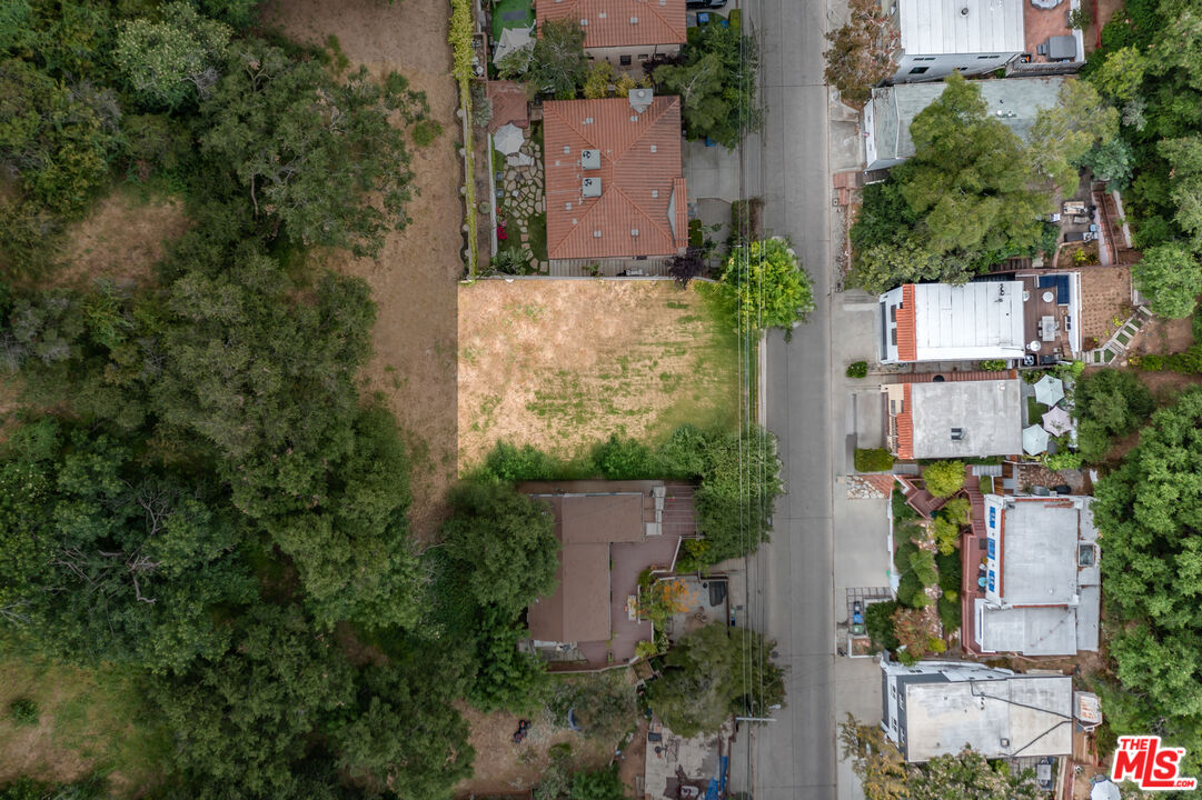 8536 Lookout Mountain Ave
