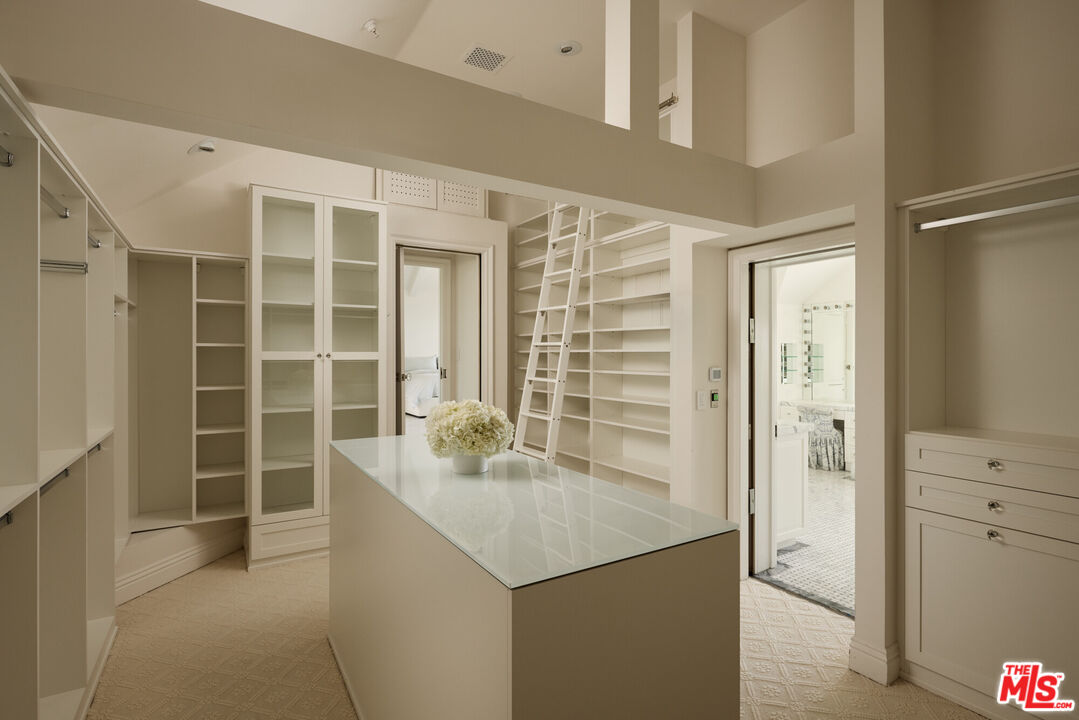 541 Paseo Miramar