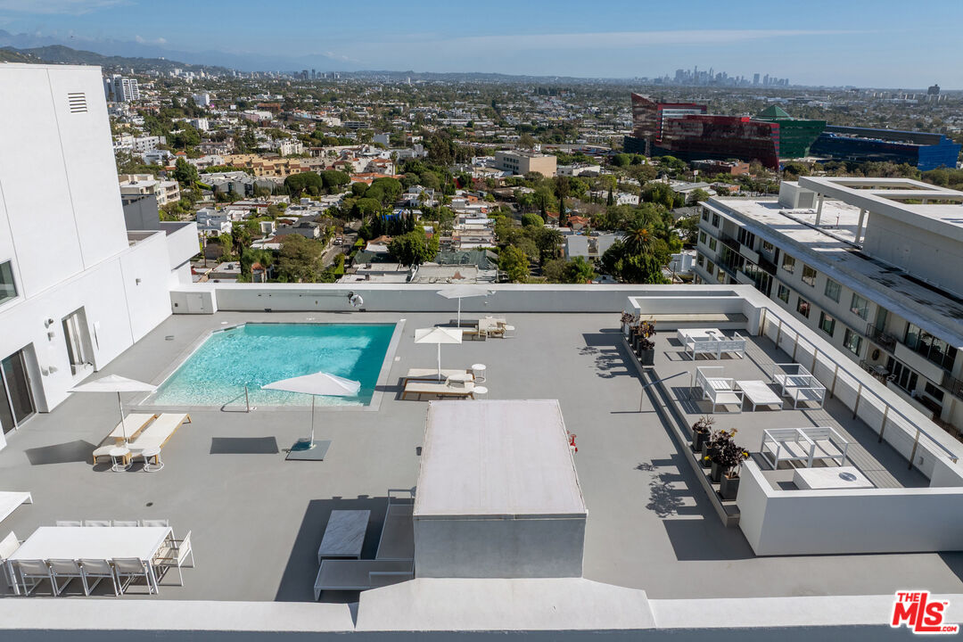 838 N Doheny Dr Unit: 1202