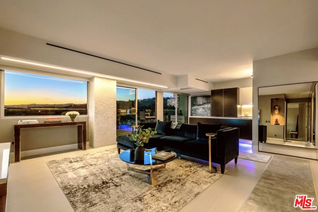 838 N Doheny Dr Unit: 1202