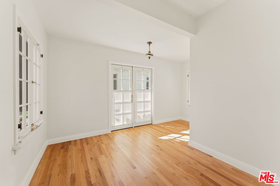 123 N Orange Dr
