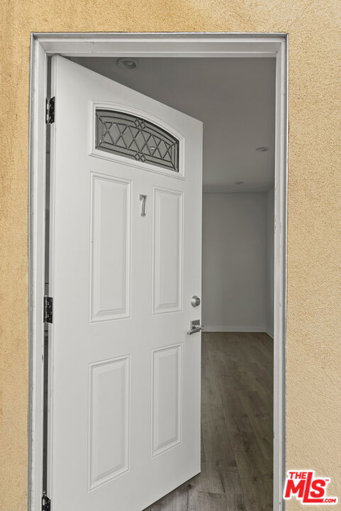 5142 Denny Ave Unit: 7