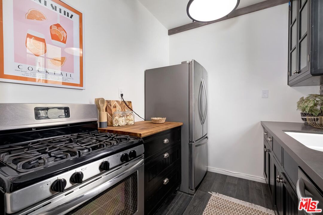 1345 N Hayworth Ave Unit: 5