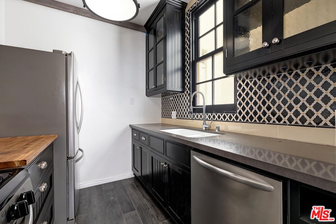 1345 N Hayworth Ave Unit: 5