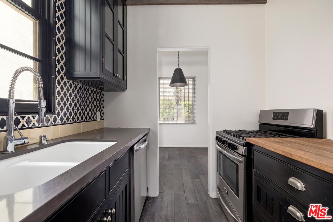 1345 N Hayworth Ave Unit: 5