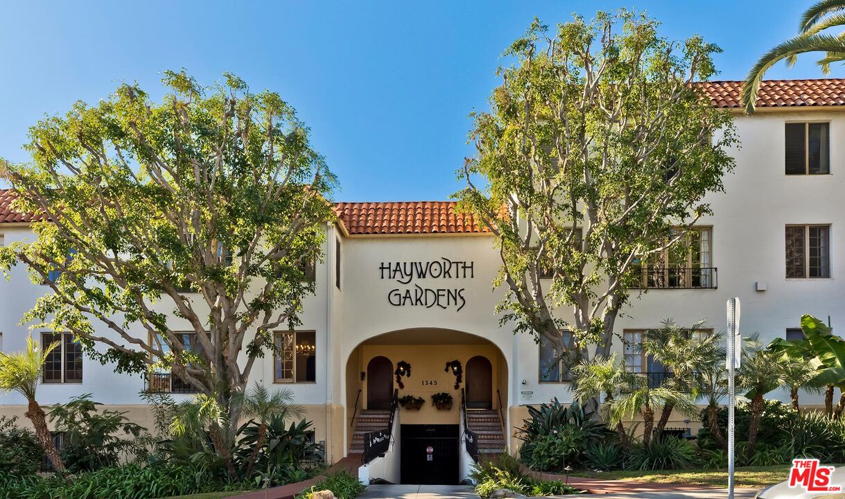 1345 N Hayworth Ave Unit: 5