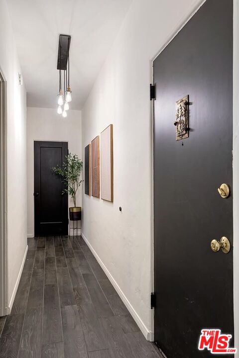 1345 N Hayworth Ave Unit: 5