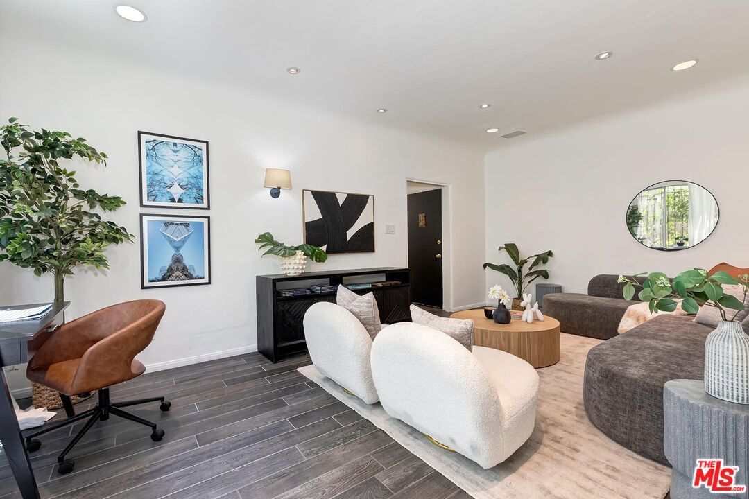 1345 N Hayworth Ave Unit: 5