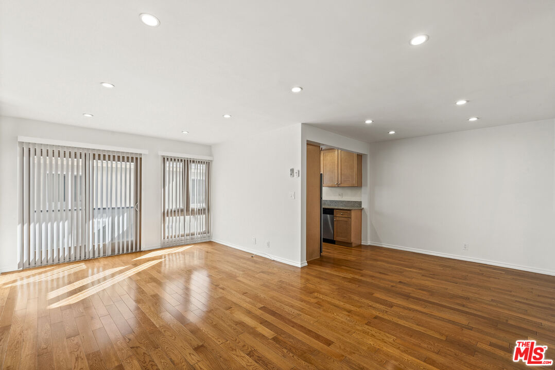 1425 N Harper Ave Unit: 2