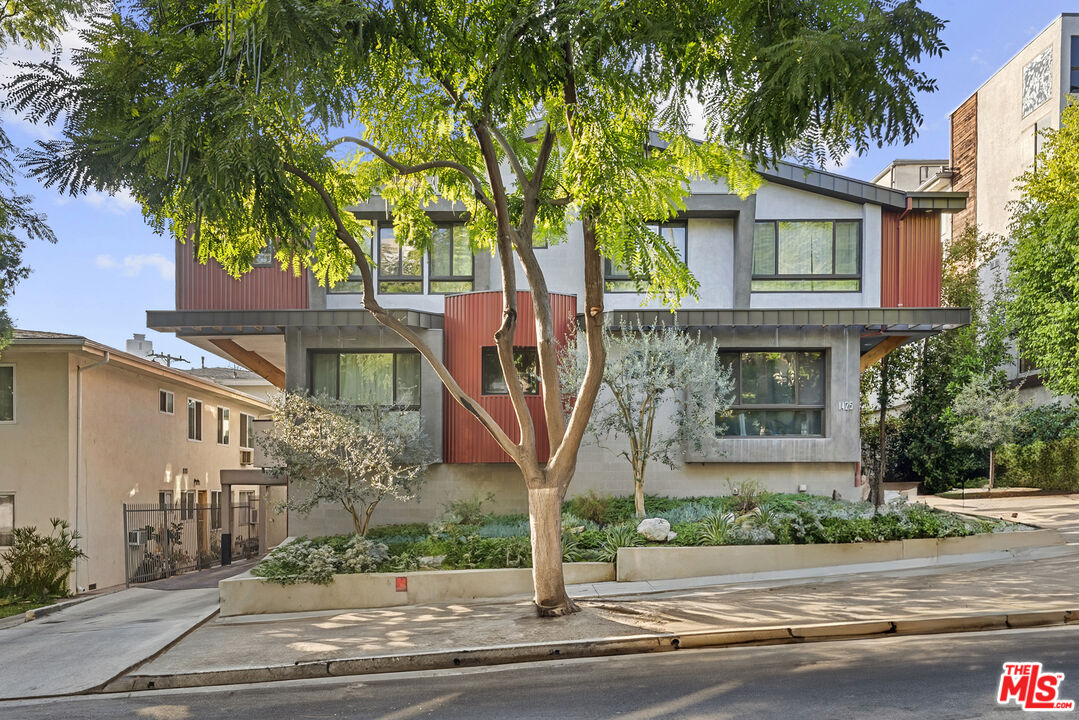 1425 N Harper Ave Unit: 2