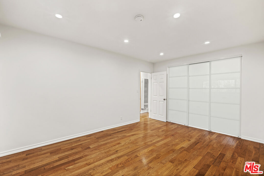 1425 N Harper Ave Unit: 2
