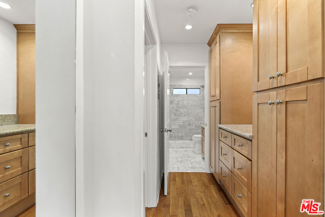 1425 N Harper Ave Unit: 2