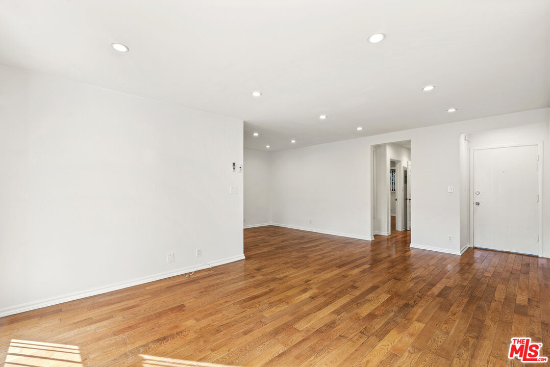 1425 N Harper Ave Unit: 2