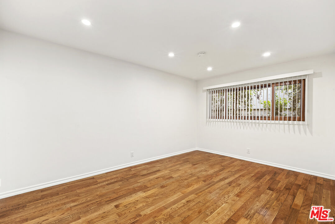 1425 N Harper Ave Unit: 2