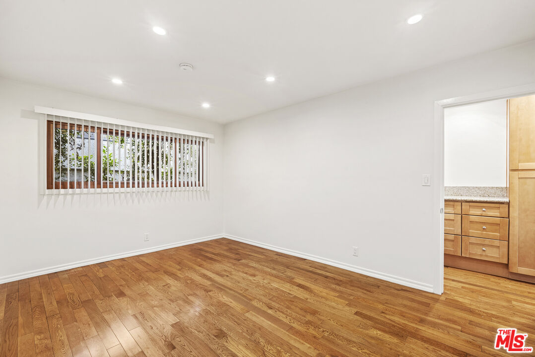 1425 N Harper Ave Unit: 2