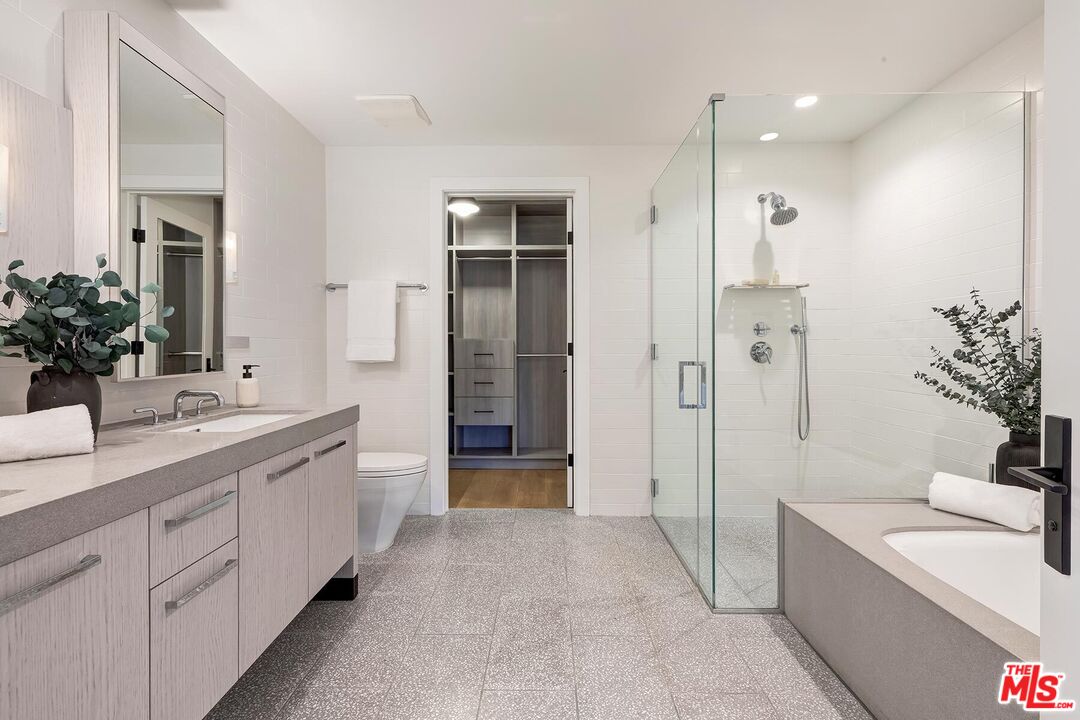 10777 Wilshire Blvd Unit: 409