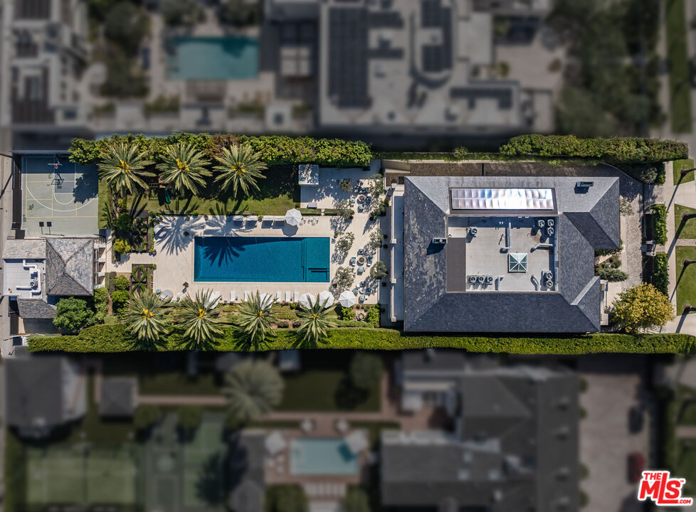 618 N Beverly Dr