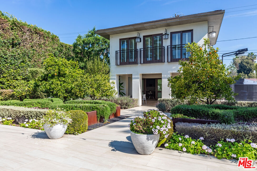 618 N Beverly Dr
