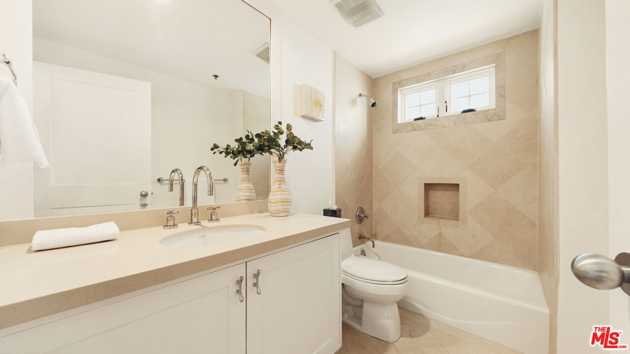 1040 4th St Unit: 405