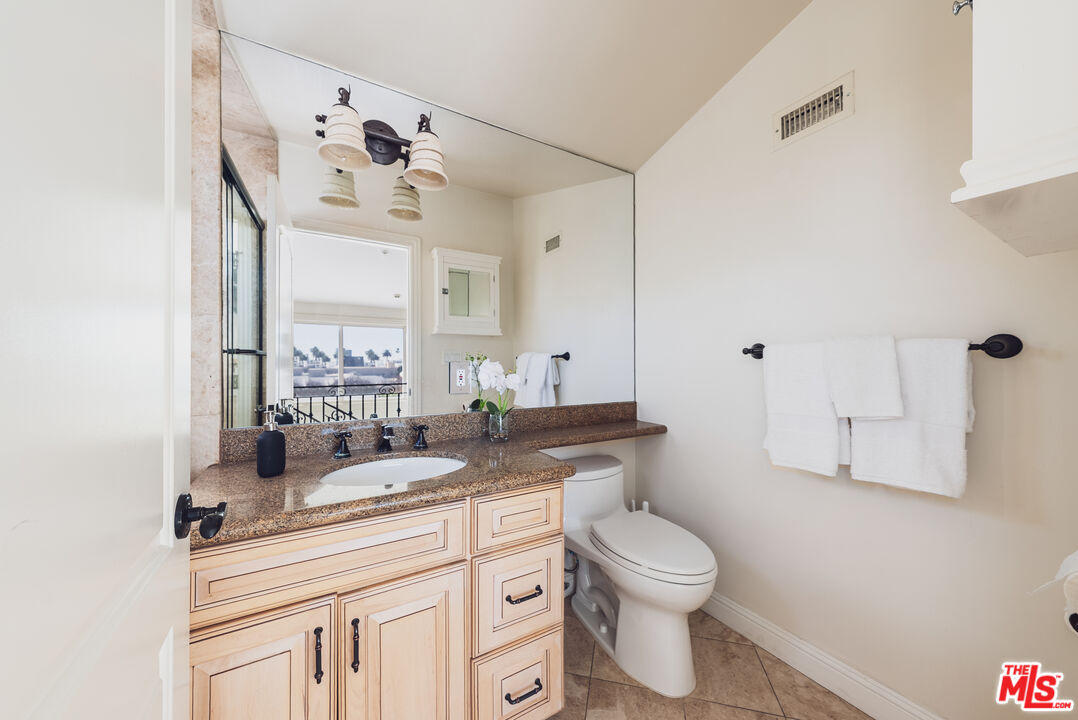 844 3rd St Unit: 5