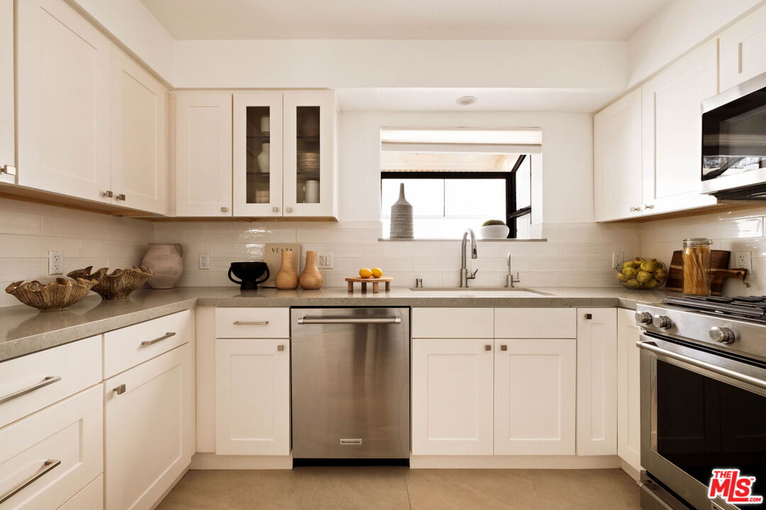 847 17th St Unit: 1